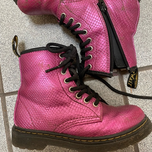 Toddler Girls Dr Marten Lace up Boots - Picture 4 of 6